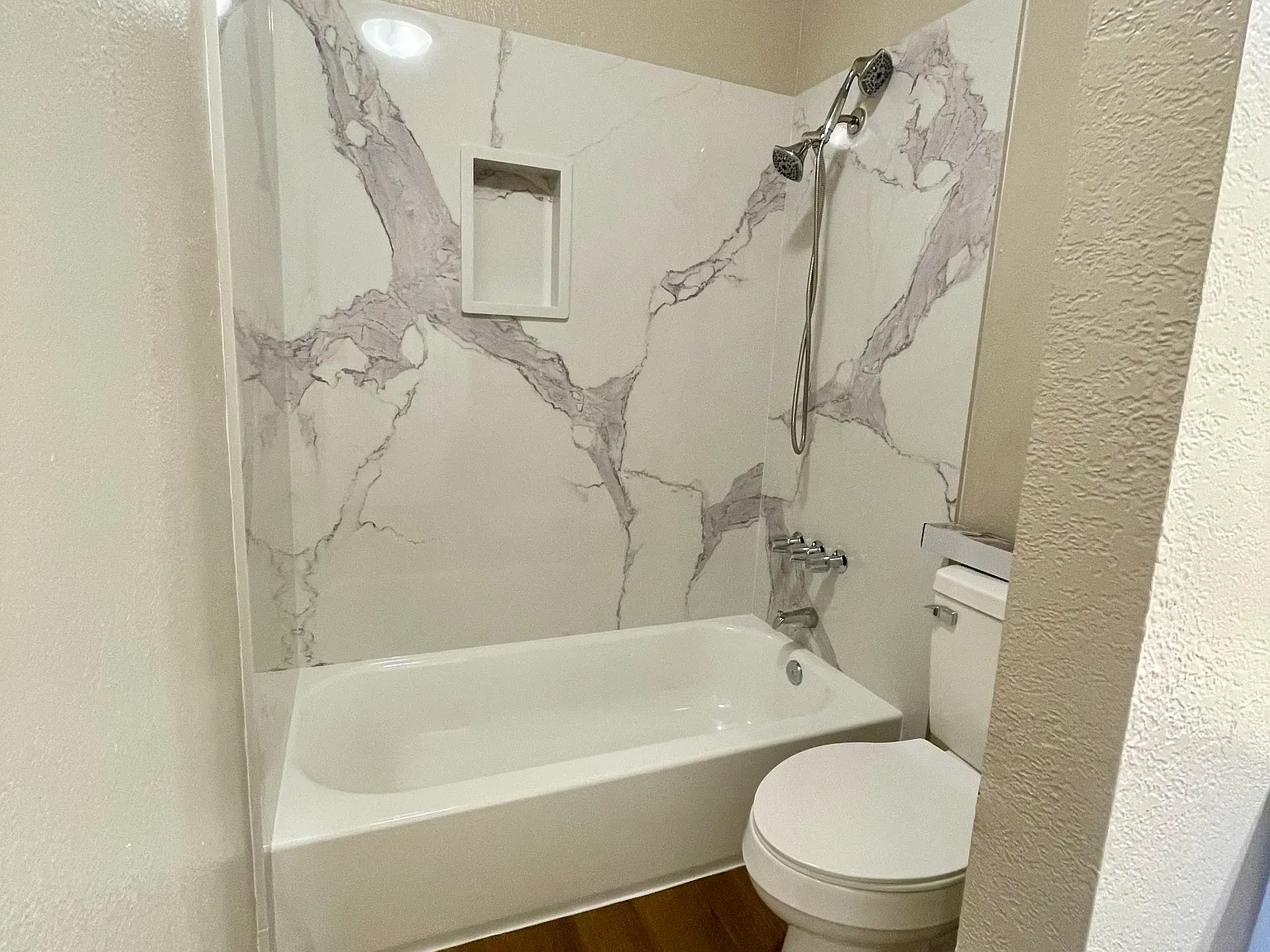 2 bed, 900 sqft, $1,925 — Photo 4