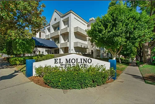 300 N El Molino Ave Photo 1