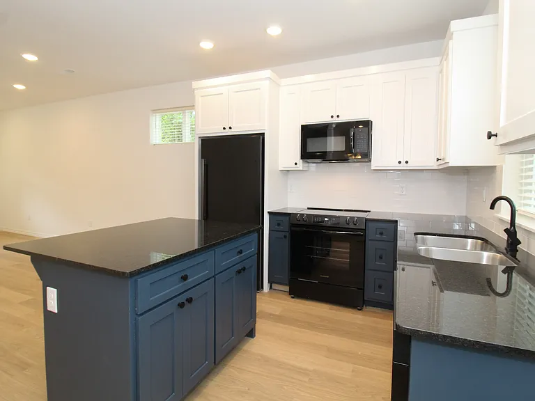 373 S Willow Avenueapt #1 — Photo 3