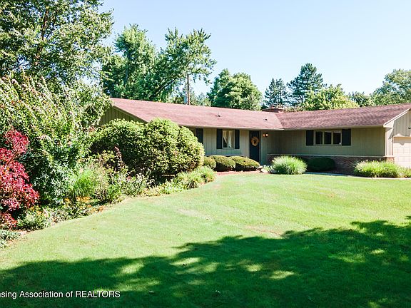 2nd image of 2100 Tamarack Dr