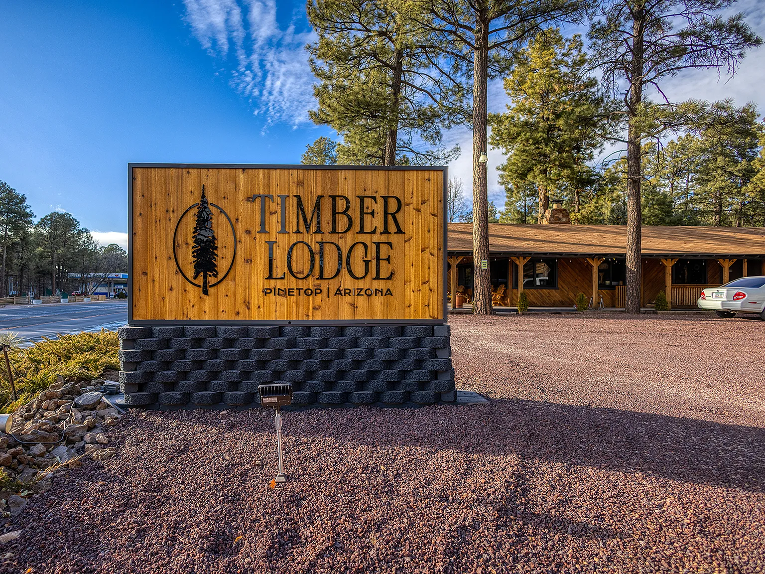 Timber Lodge — Photo 2