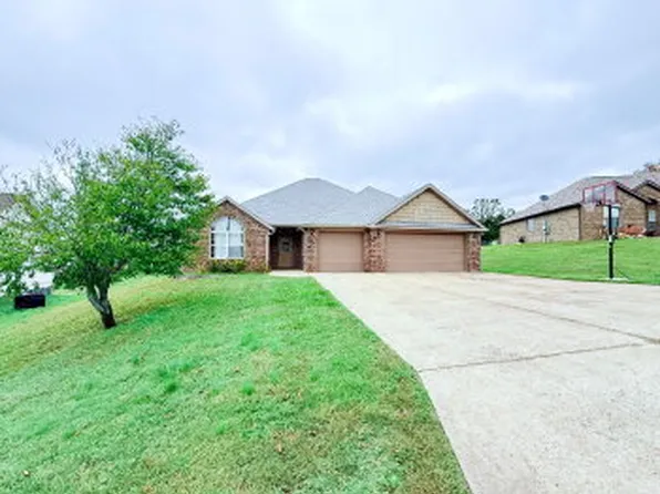 135 Caterpillar Ln, Branson, MO 65616