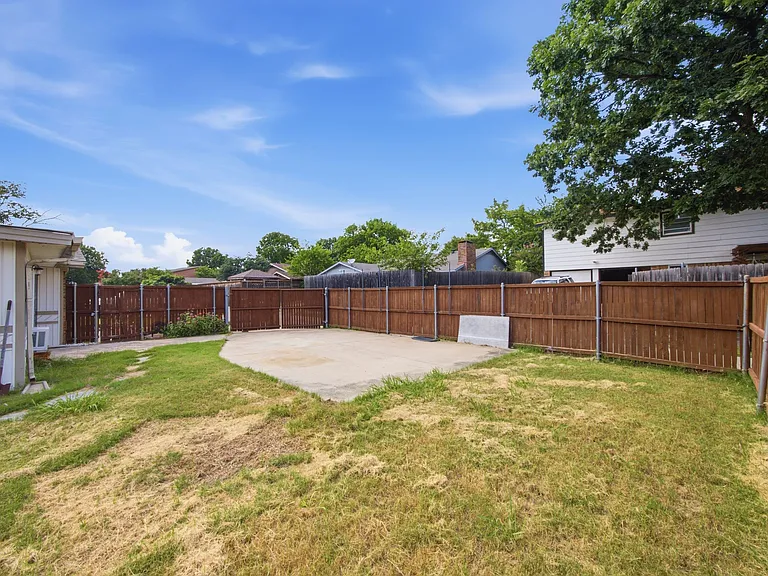 2813 Countess Dr — Photo 32