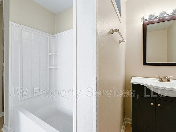 5th image of 2026 Joliet St