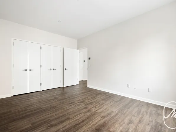 15 Park Row image 8 of 22