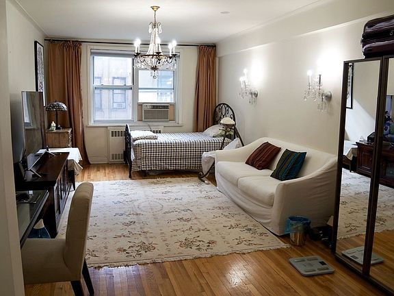 2nd image of 310 W 55th St APT 4C