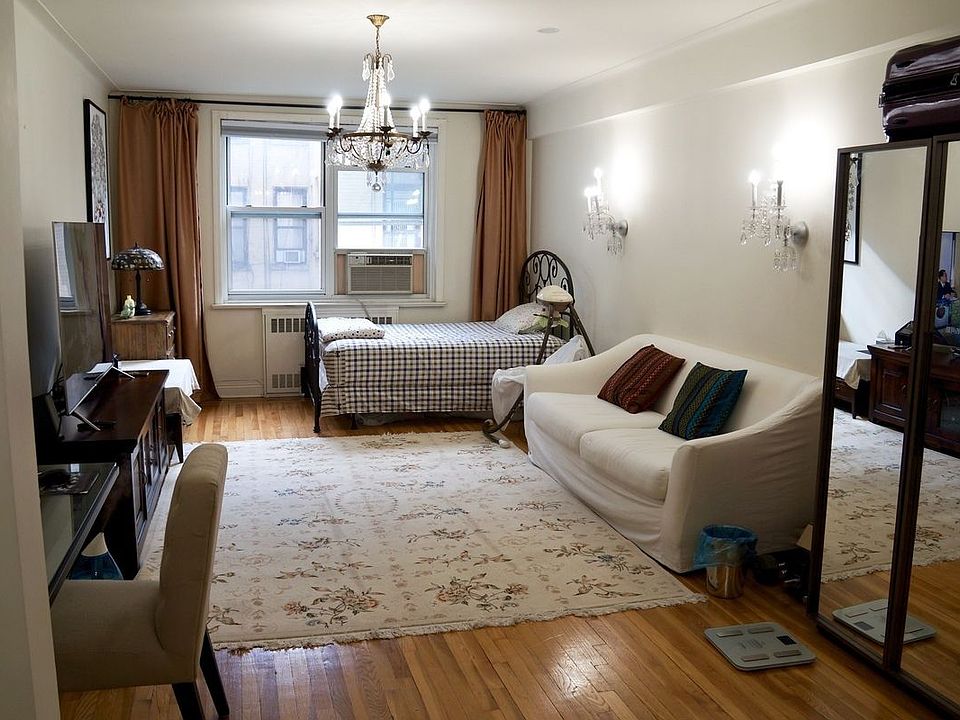 1st image of 304 W 55th St #4C