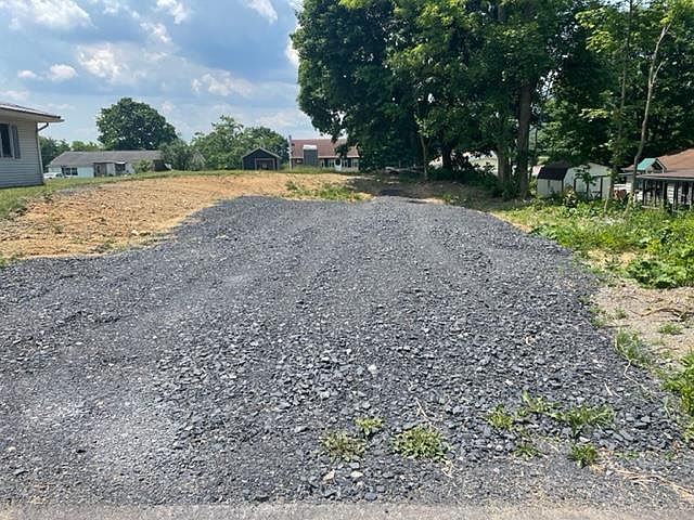 1st image of 104 Clover Ave