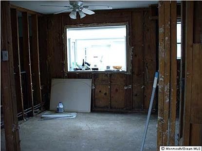 5th image of 60 Bay Breeze Dr