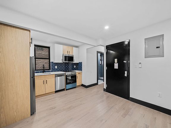 3rd image of 2501 Hughes Ave #4