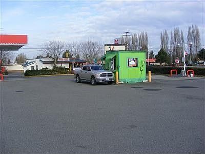 3rd image of 238 8th St SE