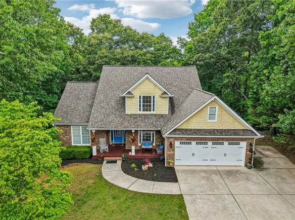 9395 Edgewater Dr, Gainesville, GA 30506