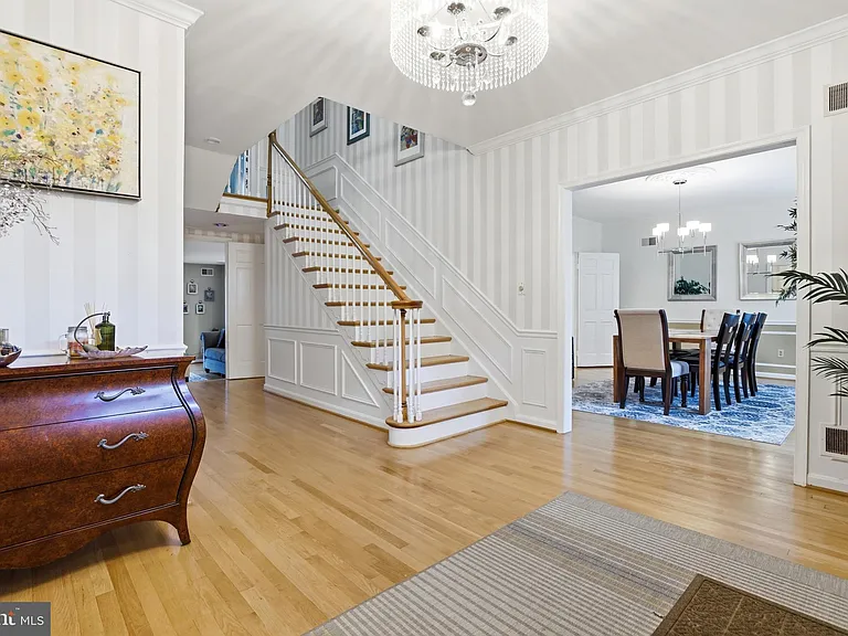 7715 Crossover Dr — Photo 8