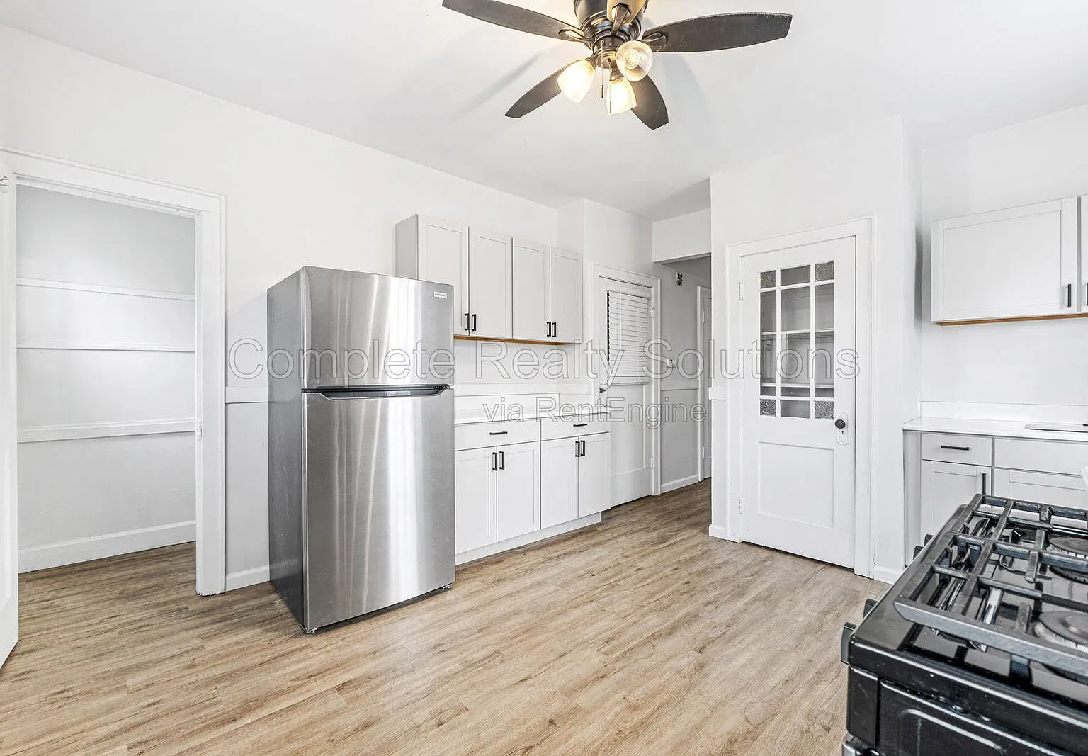1 bed, 1.0 bath, 825 sqft, $850 — Photo 2