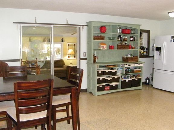 5th image of 279 Narvaez Dr