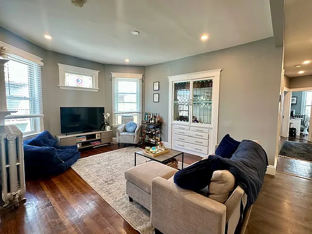 27 Doris St #3 — Photo 1