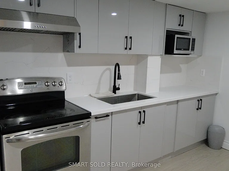 54 Muirlands Dr #BASEMENT — Photo 2