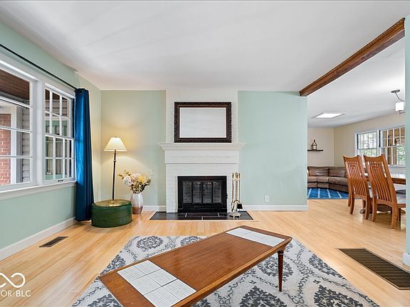 5th image of 2746 Baur Dr