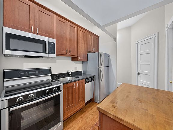 4th image of 24 Peterborough St APT 8