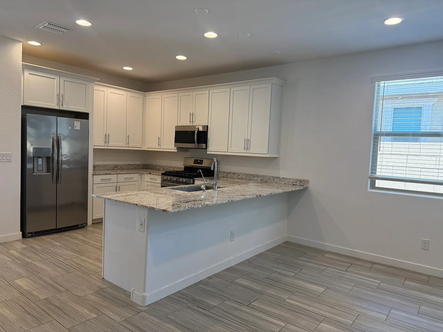 5 bed, 1953 sqft, $3,000 — Photo 4