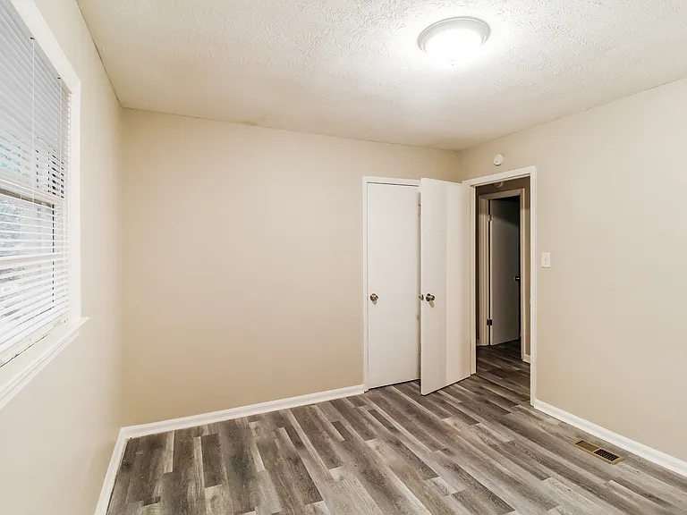 135 Wildwood Dr — Photo 12