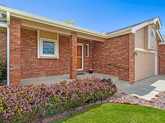 3rd image of 1205 Honeysuckle Ct