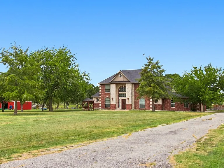 478 Johns Ln — Photo 2