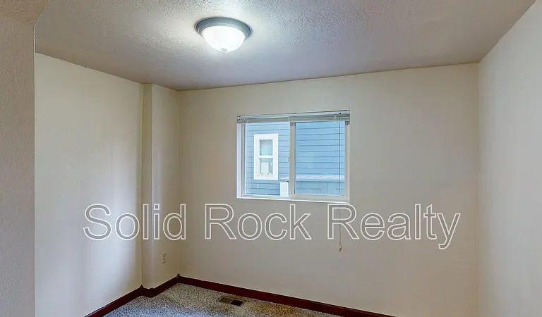 511 E Cache La Poudre St #B — Photo 5