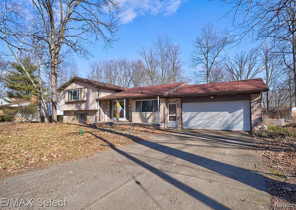 4383 Lawnwood Ln Burton MI 48529 Zillow