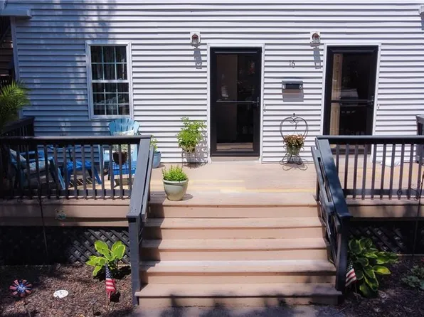 16 Jennison Rd, Warwick, RI 02889