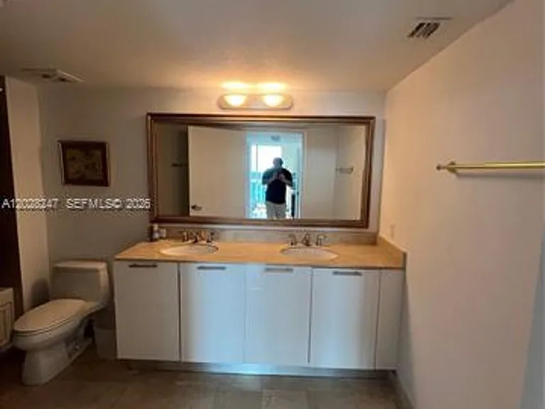 1800 N Bayshore Dr #2310 — Photo 40