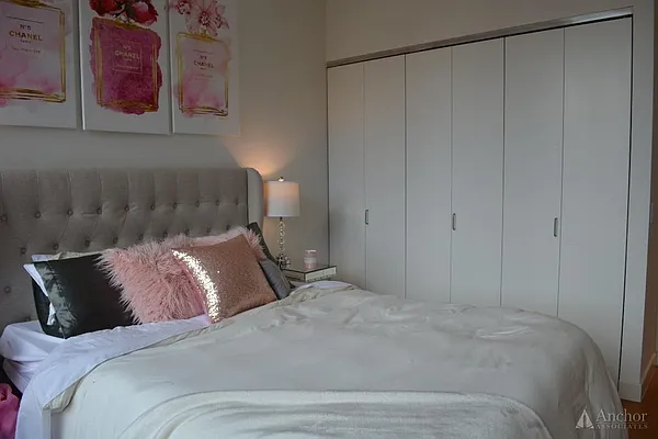 Rented by Anchor Associates | media 6
