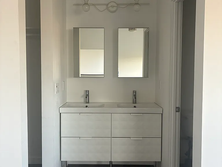 1563 Tremont St #1/4 — Photo 13