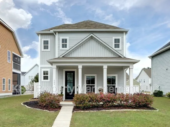 205 Clearwater Cir, Port Wentworth, GA 31407