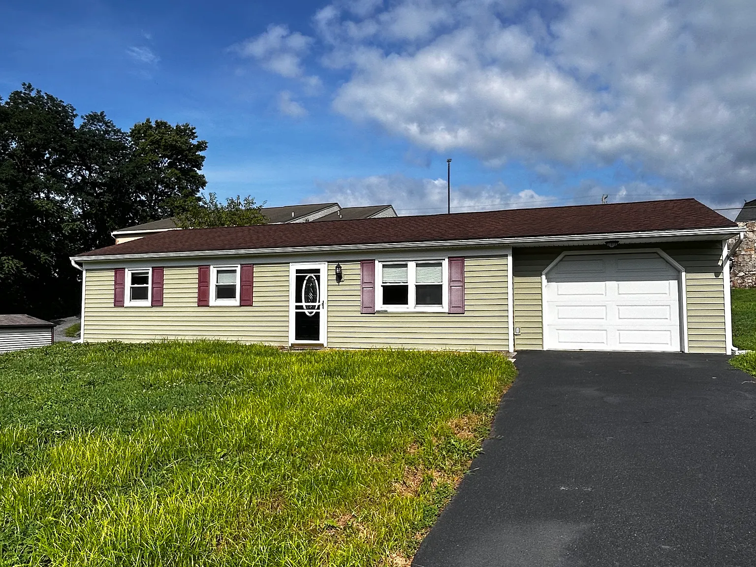3 bed, 1025 sqft, $1,800 — Photo 1
