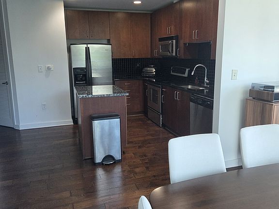 3rd image of 250 Pharr Rd
