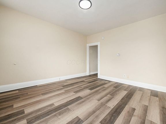 4th image of 540 W Town St #540
