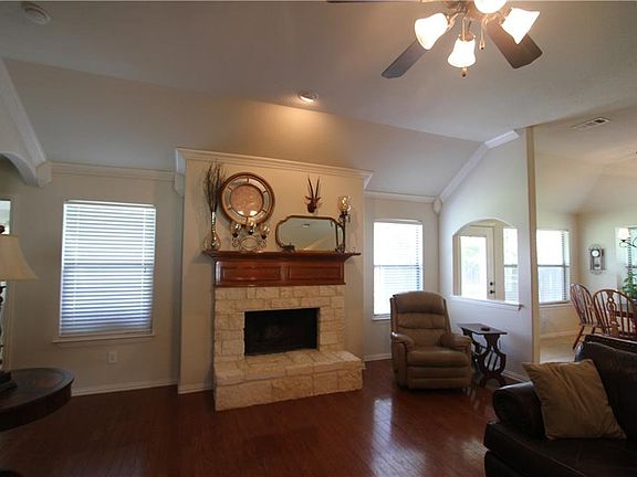 5th image of 2709 Pinnacle Dr