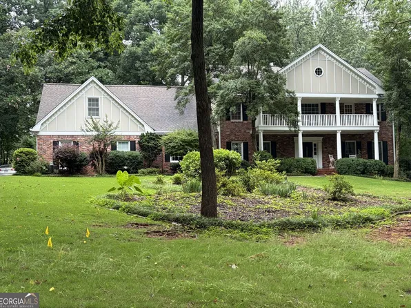 5616 Silver Ridge Dr, Stone Mountain, GA 30087