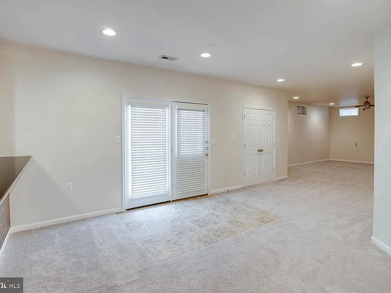 42100 Porch Light Dr — Photo 2
