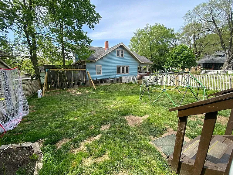 209 E Lutz Ave — Photo 23