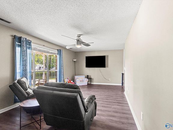 4th image of 2541 Charity Ln