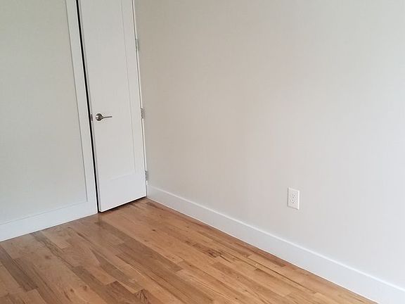 5th image of 495 E New York Ave APT 3R
