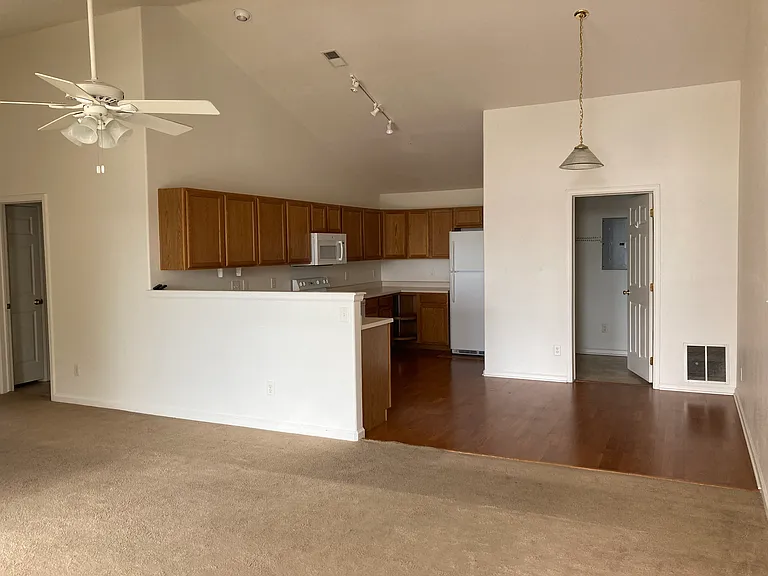 5151 W 29th St #208 — Photo 8