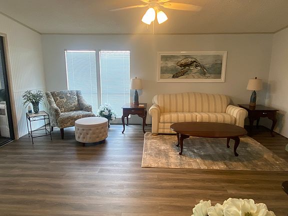 3rd image of 182 Fan Palm Ln