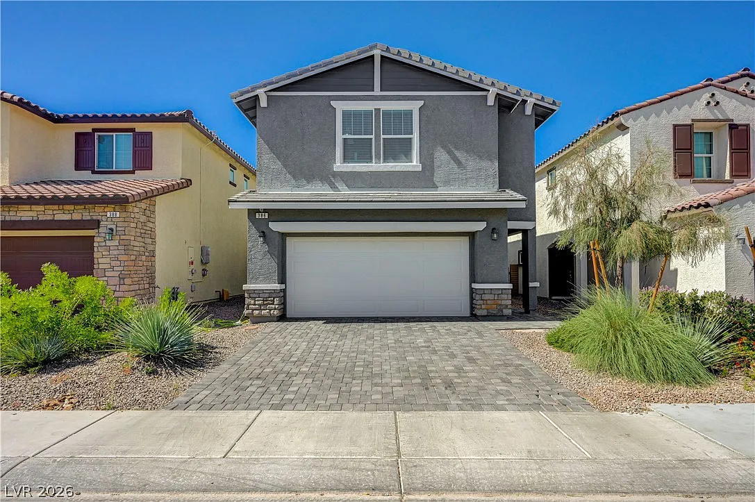 4 bed, 2.5 bath, 1868 sqft, $2,450 — Photo 1