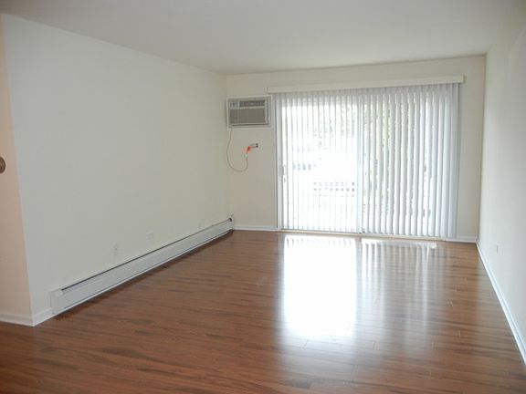 3rd image of 675 Grove Dr APT 113
