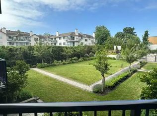 1811 Salton Rd #404, Abbotsford, BC V2S 0K1