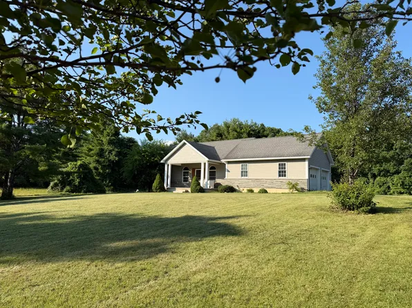2738 W Lydius St, Schenectady, NY 12306