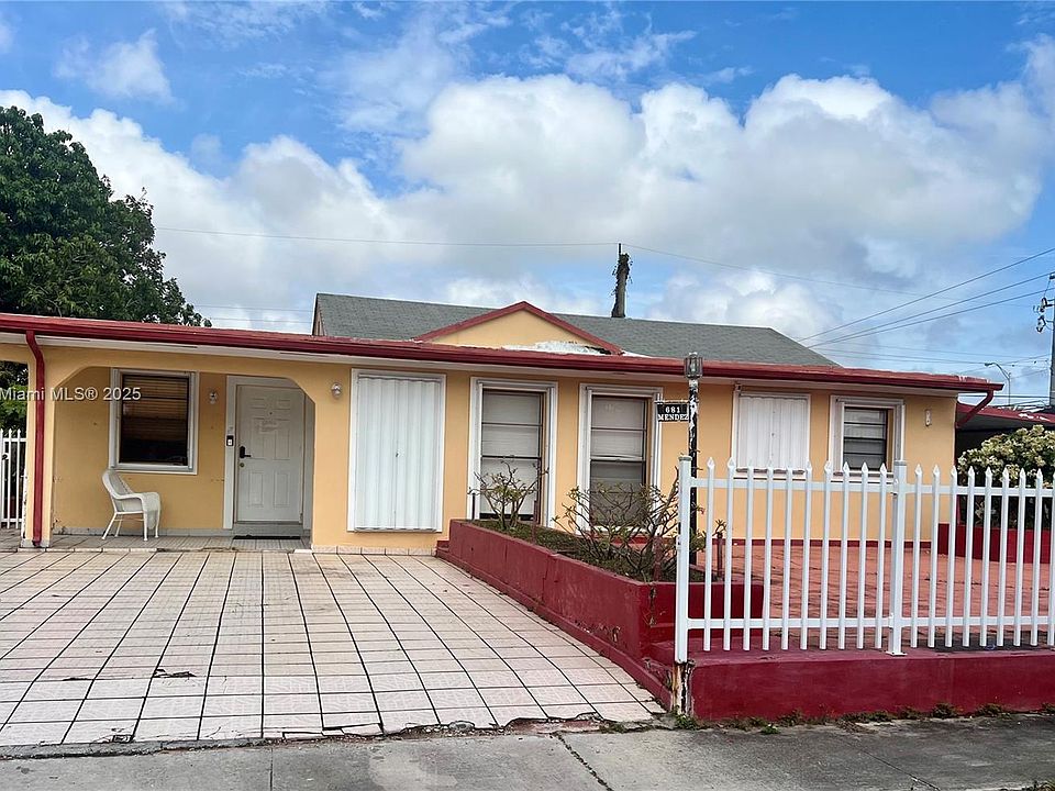 2nd image of 681 NE 3rd Pl